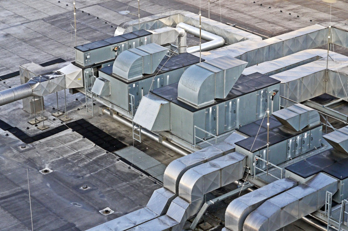Commercial rooftop air conditioner unit